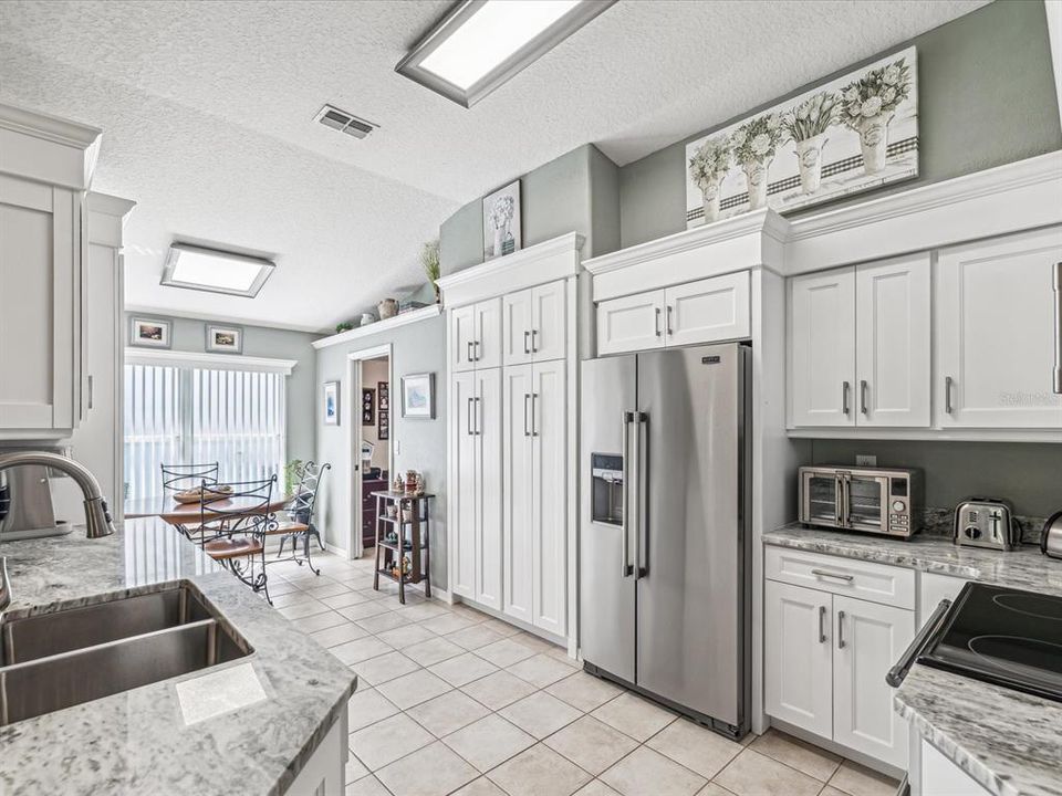 На продажу: $379,900 (3 спален, 2 ванн, 1608 Квадратных фут)