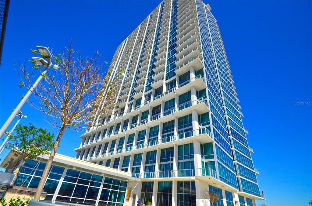 На продажу: $325,000 (1 спален, 1 ванн, 921 Квадратных фут)
