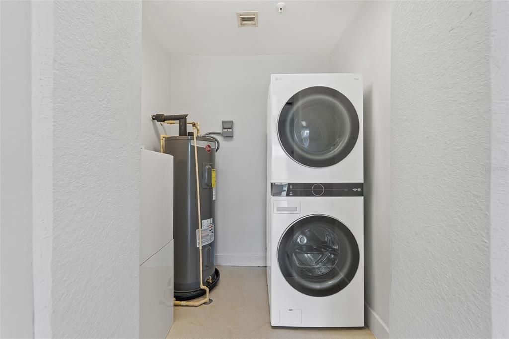 На продажу: $325,000 (1 спален, 1 ванн, 921 Квадратных фут)