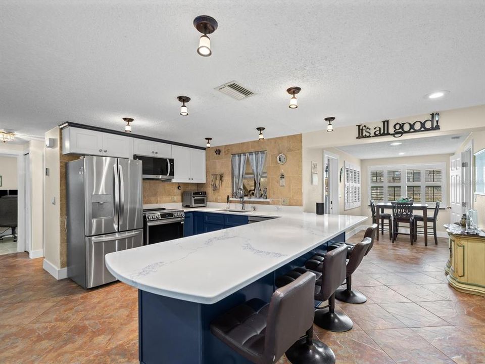 En Venta: $425,000 (3 camas, 2 baños, 1300 Pies cuadrados)