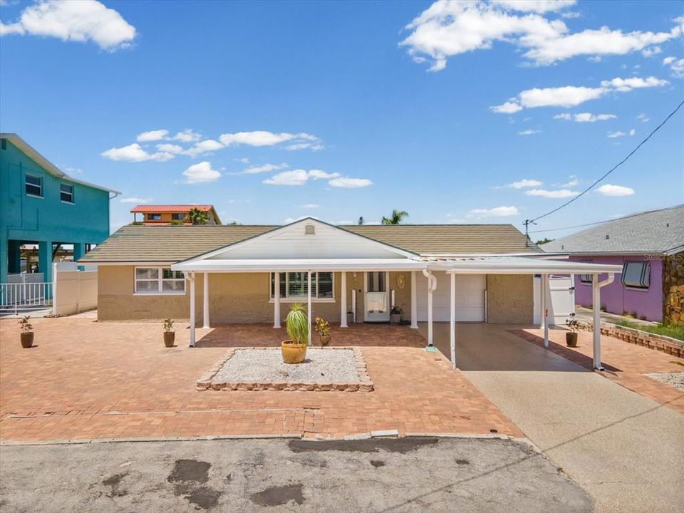 En Venta: $425,000 (3 camas, 2 baños, 1300 Pies cuadrados)