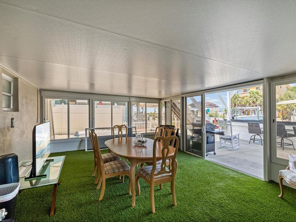 En Venta: $425,000 (3 camas, 2 baños, 1300 Pies cuadrados)