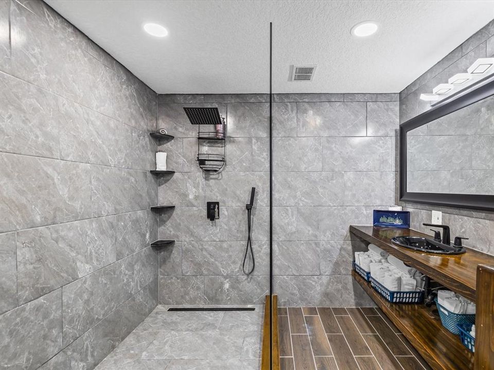 En Venta: $425,000 (3 camas, 2 baños, 1300 Pies cuadrados)