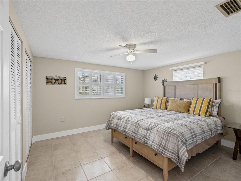 En Venta: $425,000 (3 camas, 2 baños, 1300 Pies cuadrados)