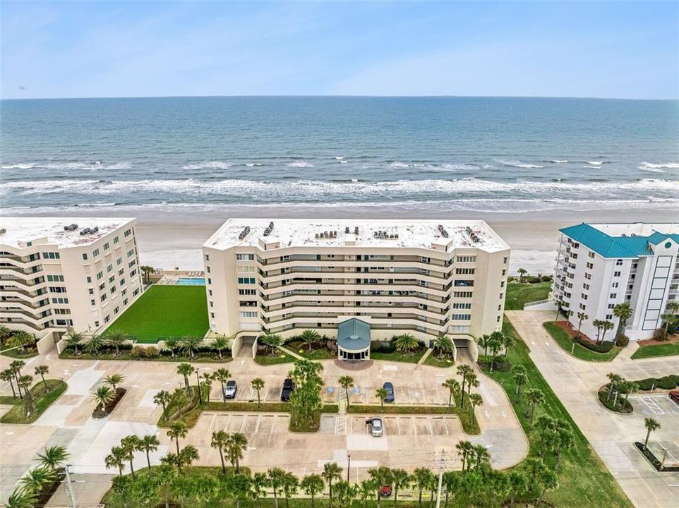Recently Sold: $800,000 (3 beds, 3 baths, 2350 Square Feet)