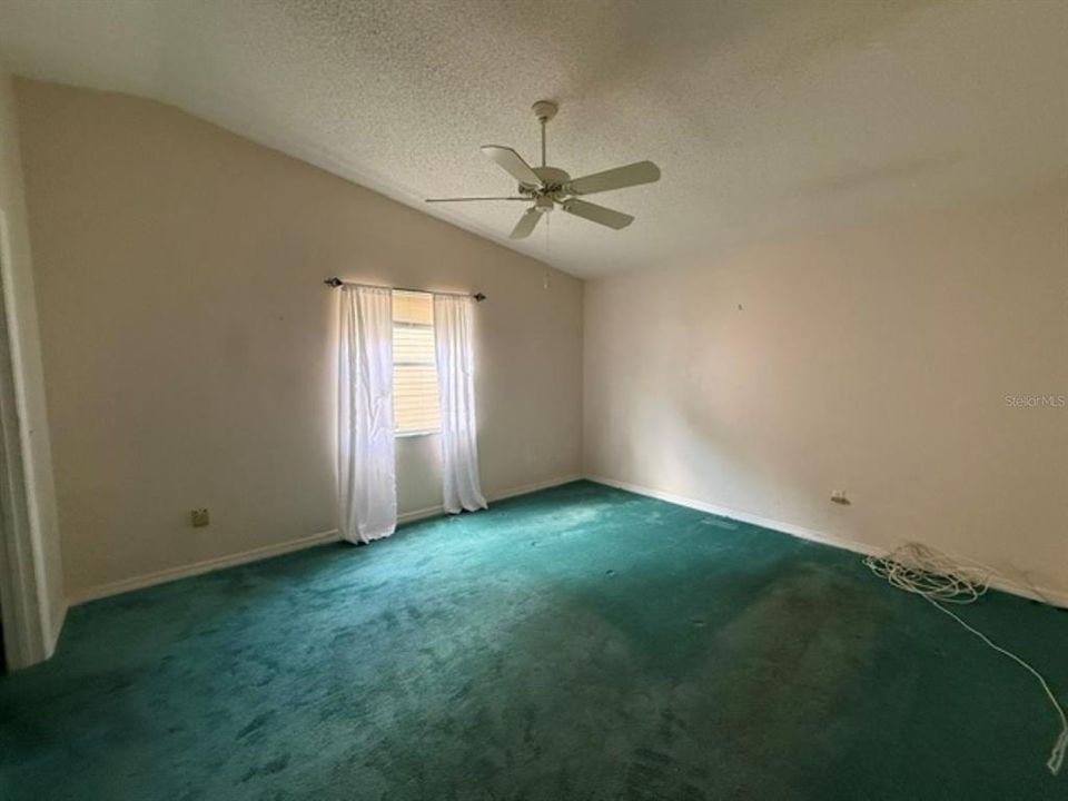 For Sale: $225,000 (2 beds, 2 baths, 1383 Square Feet)
