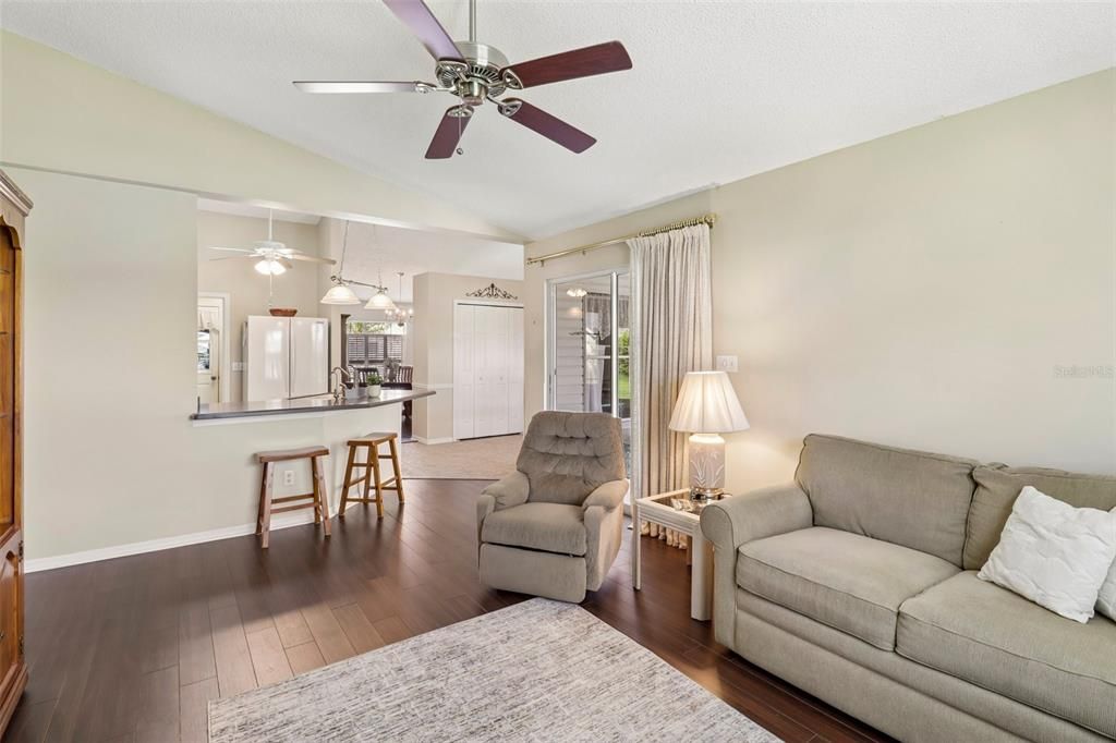 En Venta: $270,000 (3 camas, 2 baños, 1710 Pies cuadrados)