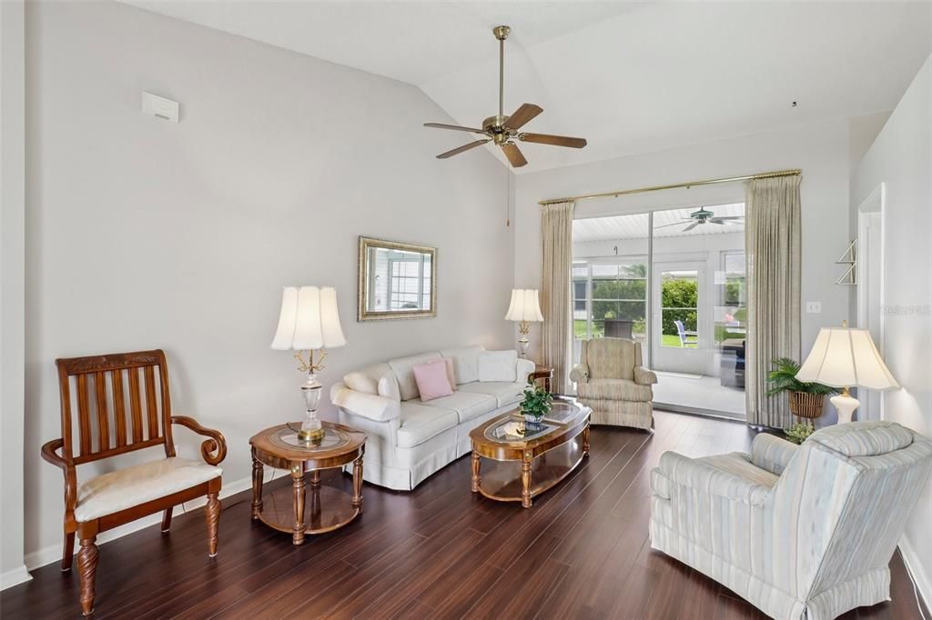 En Venta: $270,000 (3 camas, 2 baños, 1710 Pies cuadrados)