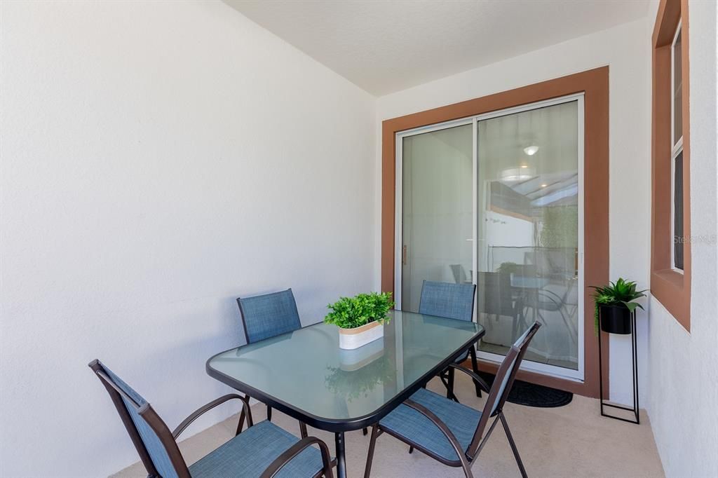 En Venta: $469,000 (4 camas, 3 baños, 1914 Pies cuadrados)