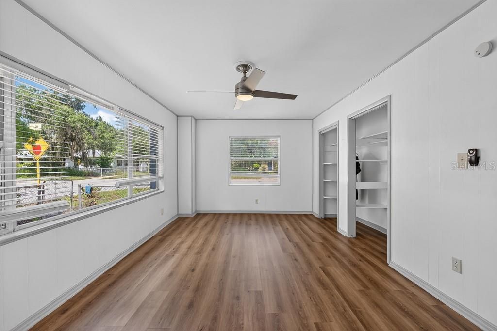 En Venta: $525,000 (5 camas, 3 baños, 2305 Pies cuadrados)