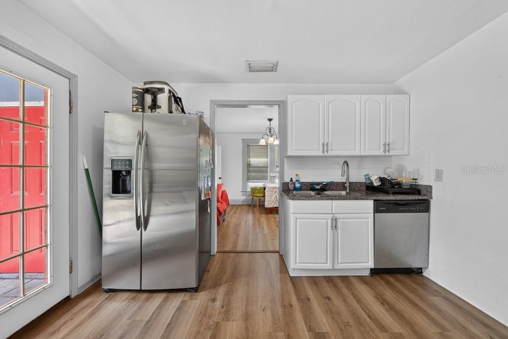 En Venta: $525,000 (5 camas, 3 baños, 2305 Pies cuadrados)