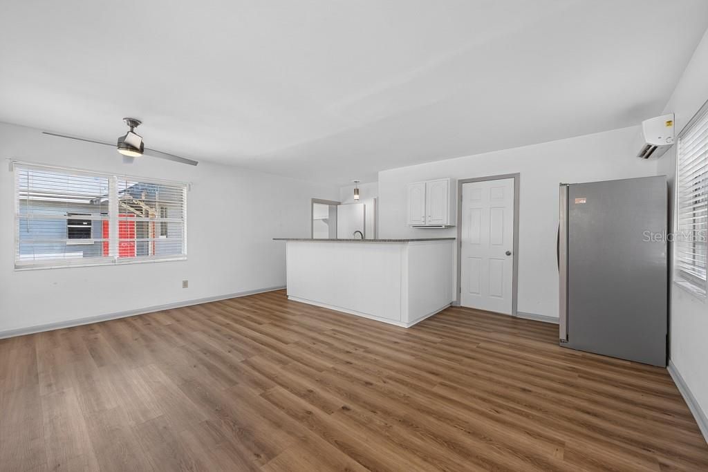 En Venta: $525,000 (5 camas, 3 baños, 2305 Pies cuadrados)