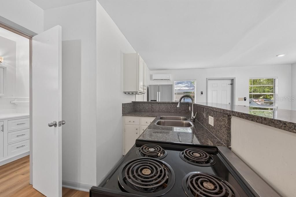En Venta: $525,000 (5 camas, 3 baños, 2305 Pies cuadrados)
