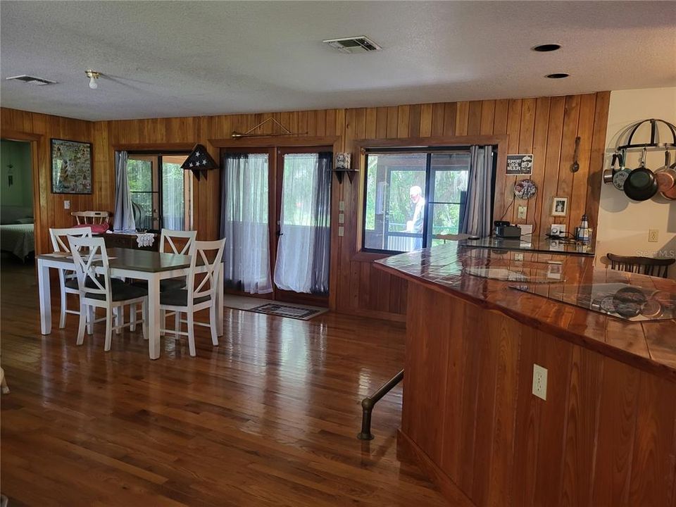На продажу: $499,000 (2 спален, 2 ванн, 1840 Квадратных фут)