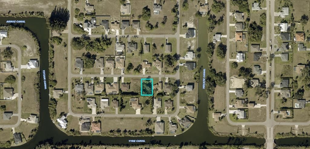 На продажу: $34,500 (0.24 acres)