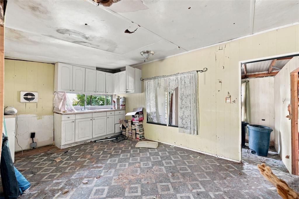 For Sale: $40,000 (2 beds, 1 baths, 312 Square Feet)