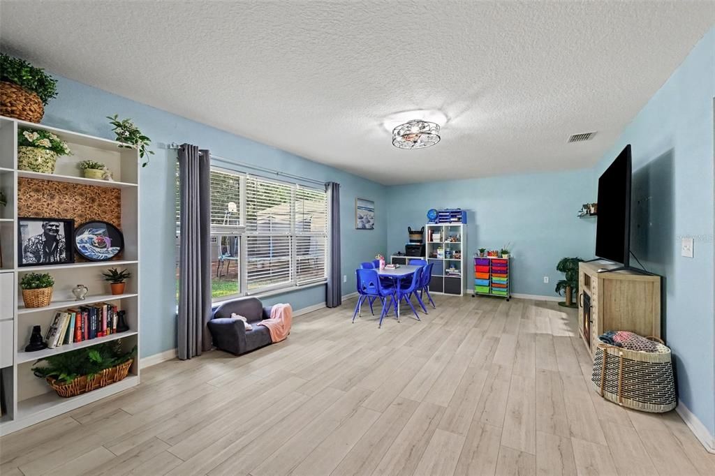 For Sale: $415,000 (4 beds, 2 baths, 2224 Square Feet)