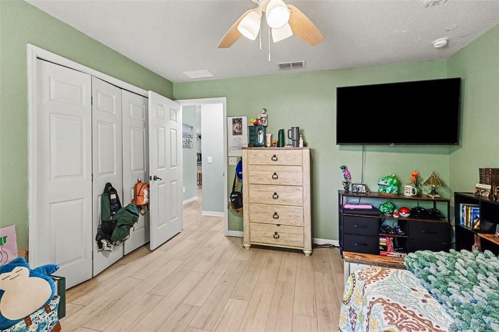 For Sale: $415,000 (4 beds, 2 baths, 2224 Square Feet)