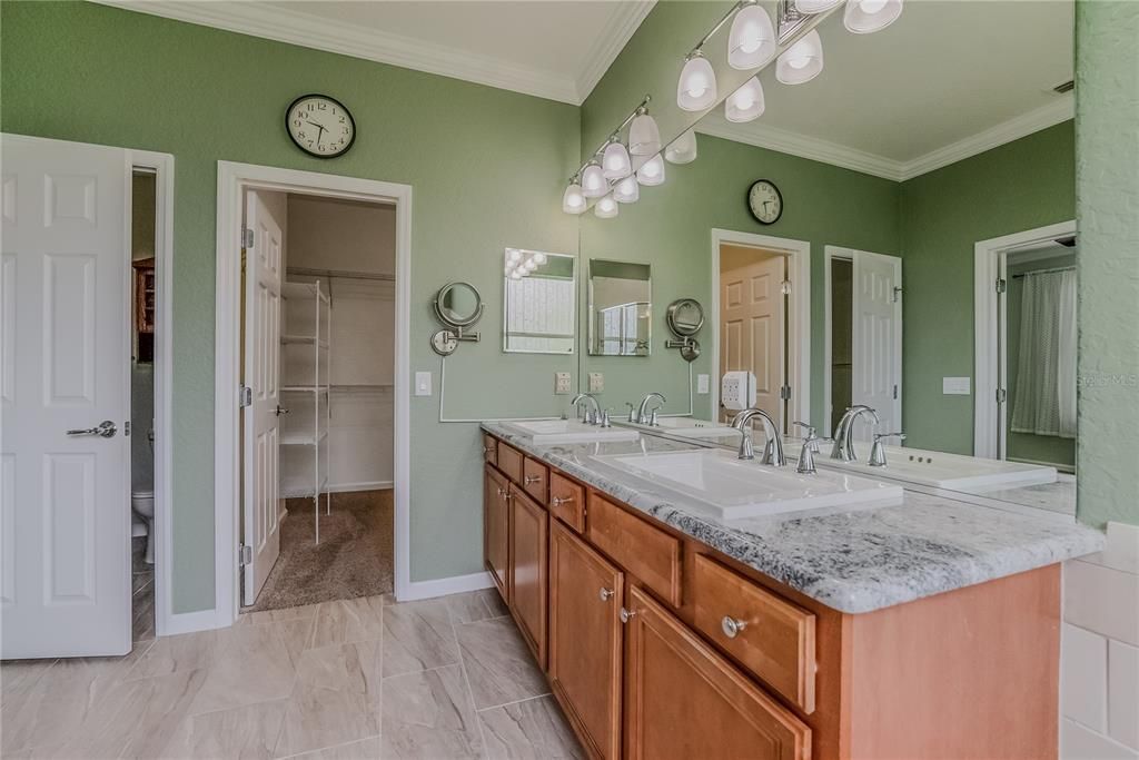 For Sale: $436,634 (3 beds, 2 baths, 1958 Square Feet)