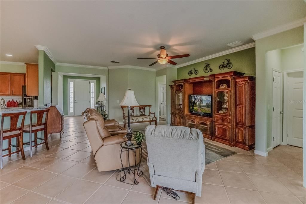 For Sale: $436,634 (3 beds, 2 baths, 1958 Square Feet)