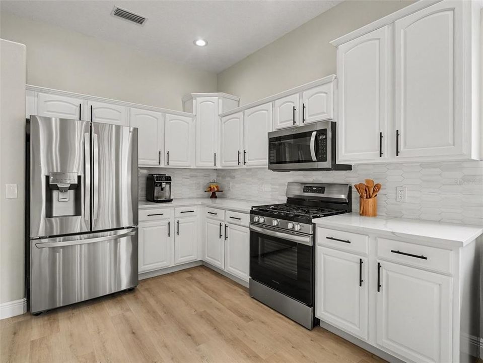 En Venta: $700,000 (4 camas, 3 baños, 2572 Pies cuadrados)
