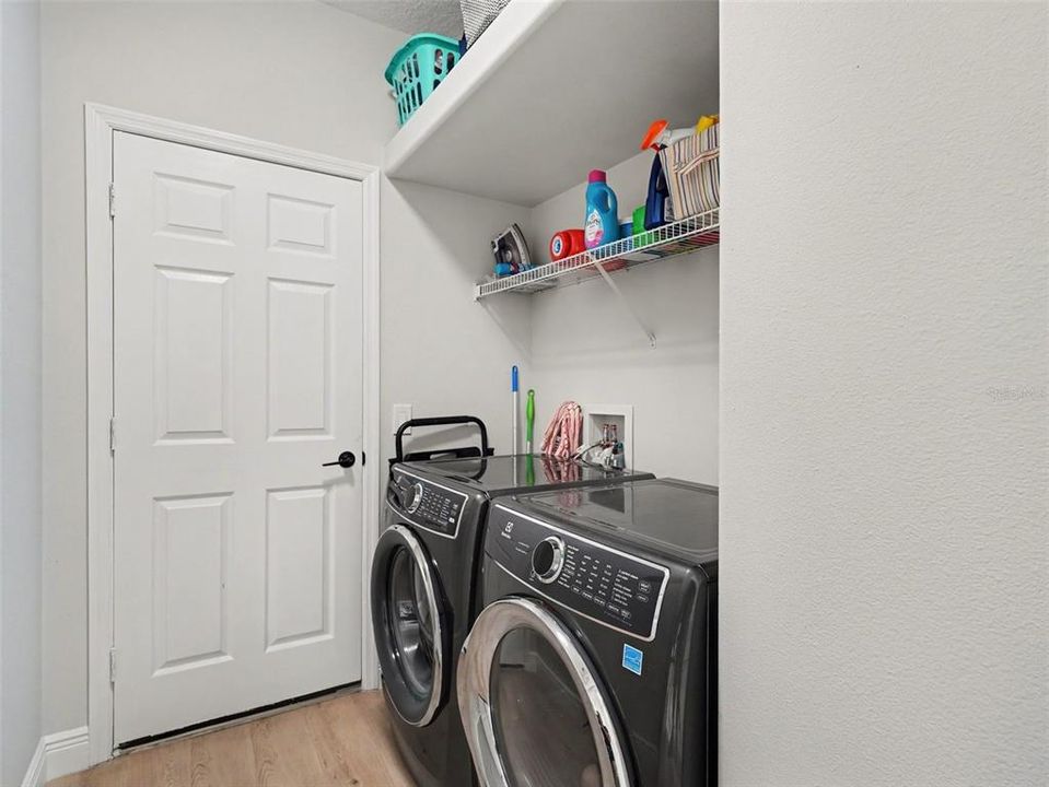 En Venta: $700,000 (4 camas, 3 baños, 2572 Pies cuadrados)
