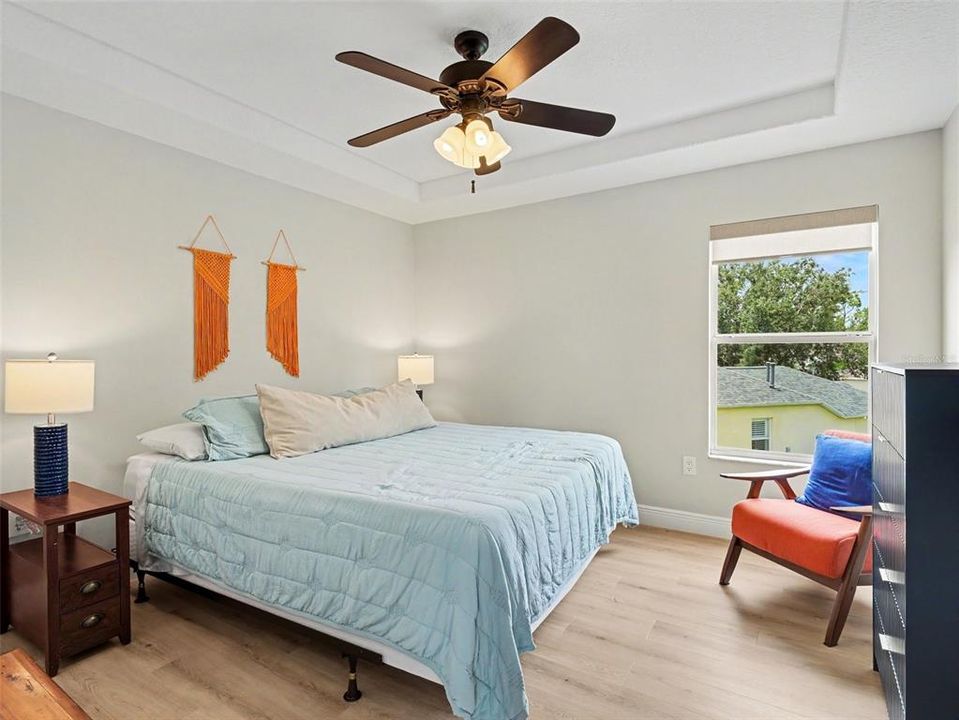En Venta: $700,000 (4 camas, 3 baños, 2572 Pies cuadrados)