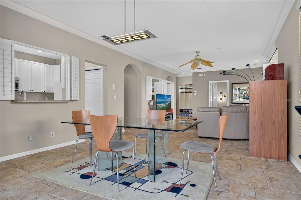 En Venta: $475,000 (2 camas, 2 baños, 1860 Pies cuadrados)