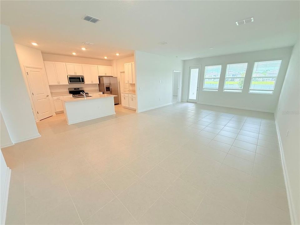В аренду: $2,649 (4 спален, 3 ванн, 2199 Квадратных фут)