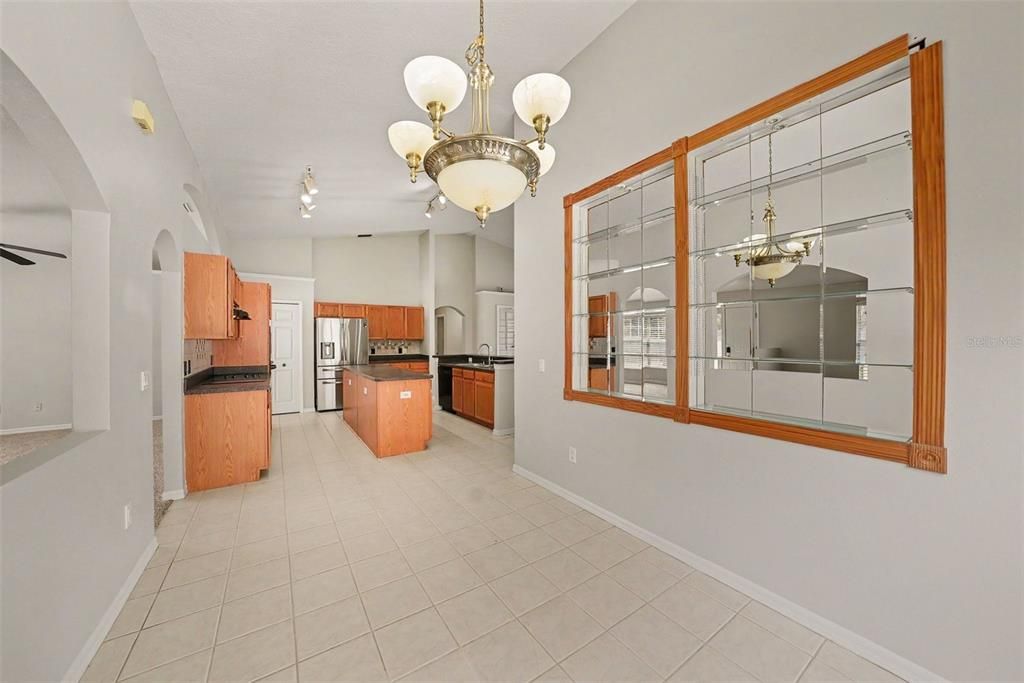На продажу: $410,000 (4 спален, 2 ванн, 2136 Квадратных фут)