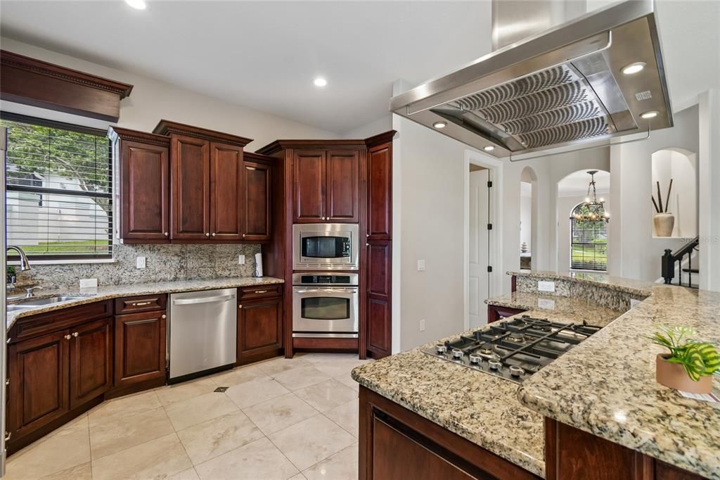 For Sale: $1,050,000 (5 beds, 4 baths, 4879 Square Feet)