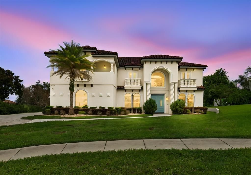For Sale: $1,050,000 (5 beds, 4 baths, 4879 Square Feet)