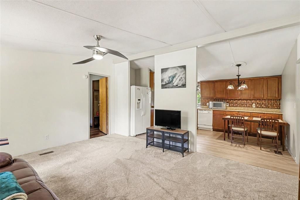 En Venta: $435,000 (3 camas, 2 baños, 1200 Pies cuadrados)