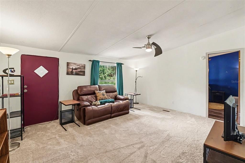 En Venta: $435,000 (3 camas, 2 baños, 1200 Pies cuadrados)