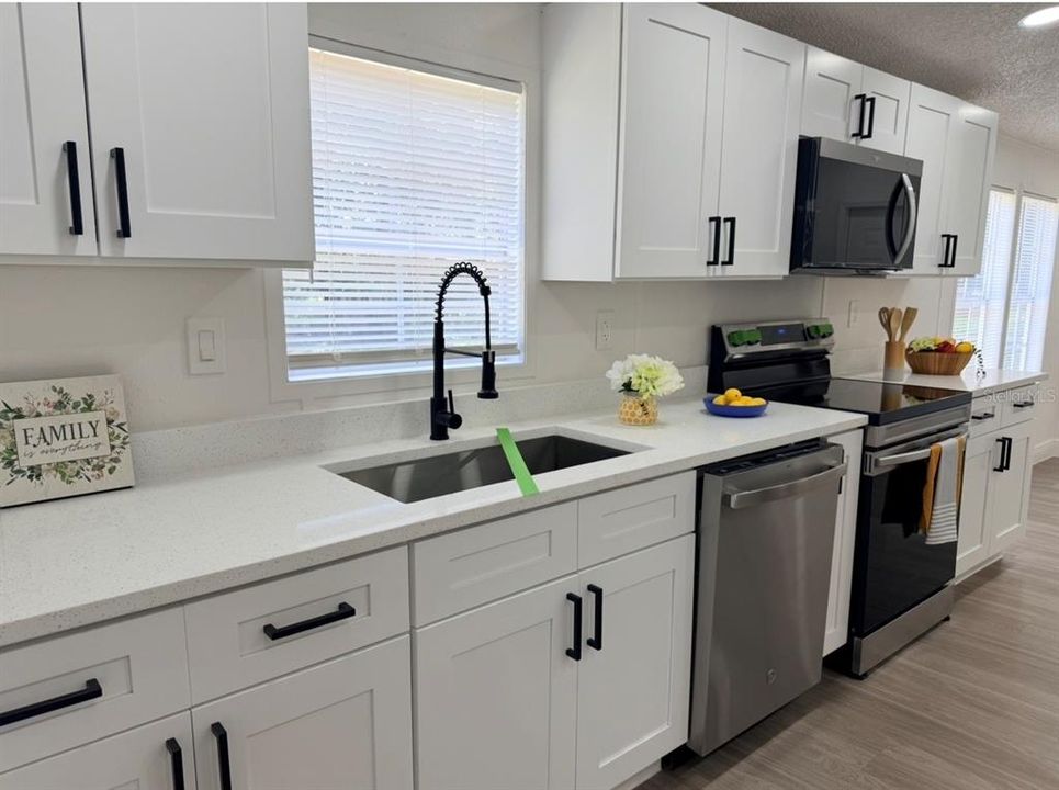 En Venta: $259,000 (3 camas, 2 baños, 1296 Pies cuadrados)