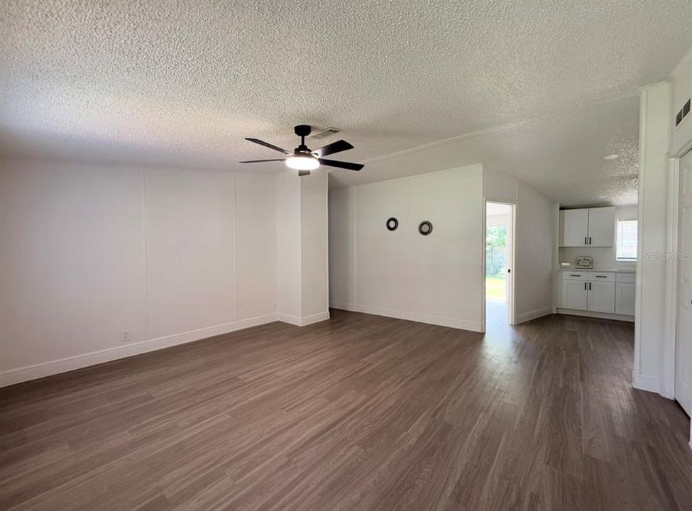En Venta: $259,000 (3 camas, 2 baños, 1296 Pies cuadrados)