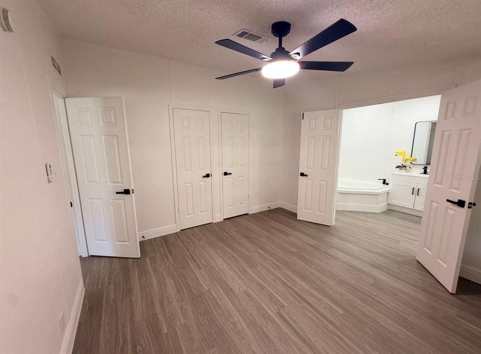 En Venta: $259,000 (3 camas, 2 baños, 1296 Pies cuadrados)