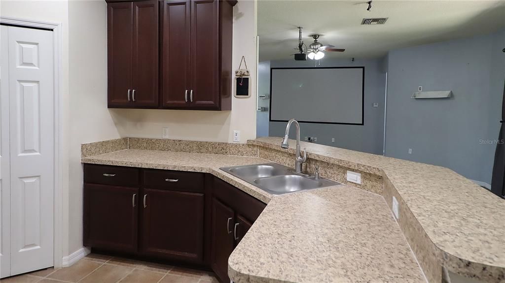 For Sale: $339,500 (4 beds, 2 baths, 2239 Square Feet)