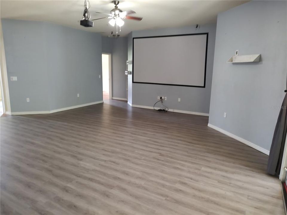 For Sale: $339,500 (4 beds, 2 baths, 2239 Square Feet)