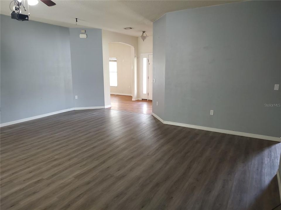 For Sale: $339,500 (4 beds, 2 baths, 2239 Square Feet)
