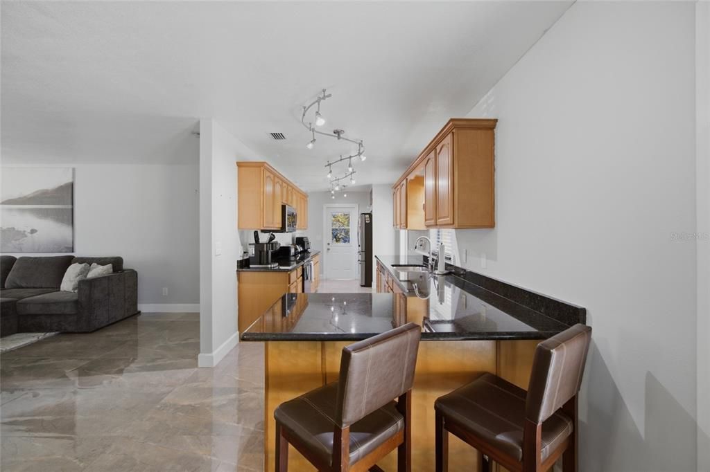 En Venta: $459,900 (3 camas, 2 baños, 1385 Pies cuadrados)