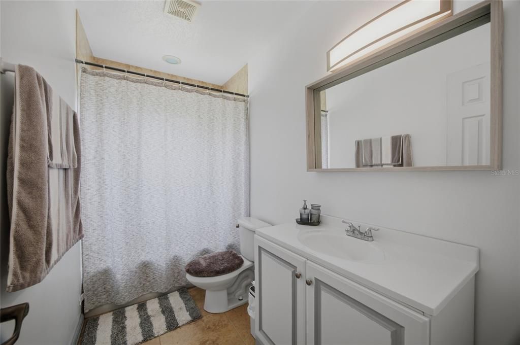En Venta: $459,900 (3 camas, 2 baños, 1385 Pies cuadrados)