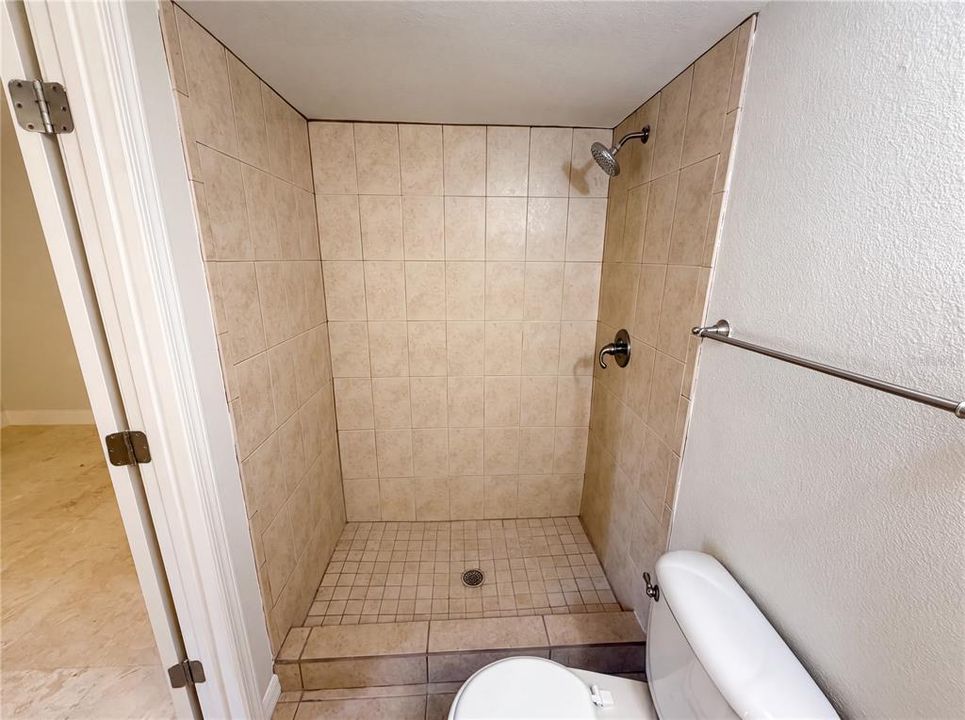 На продажу: $162,000 (3 спален, 3 ванн, 1618 Квадратных фут)