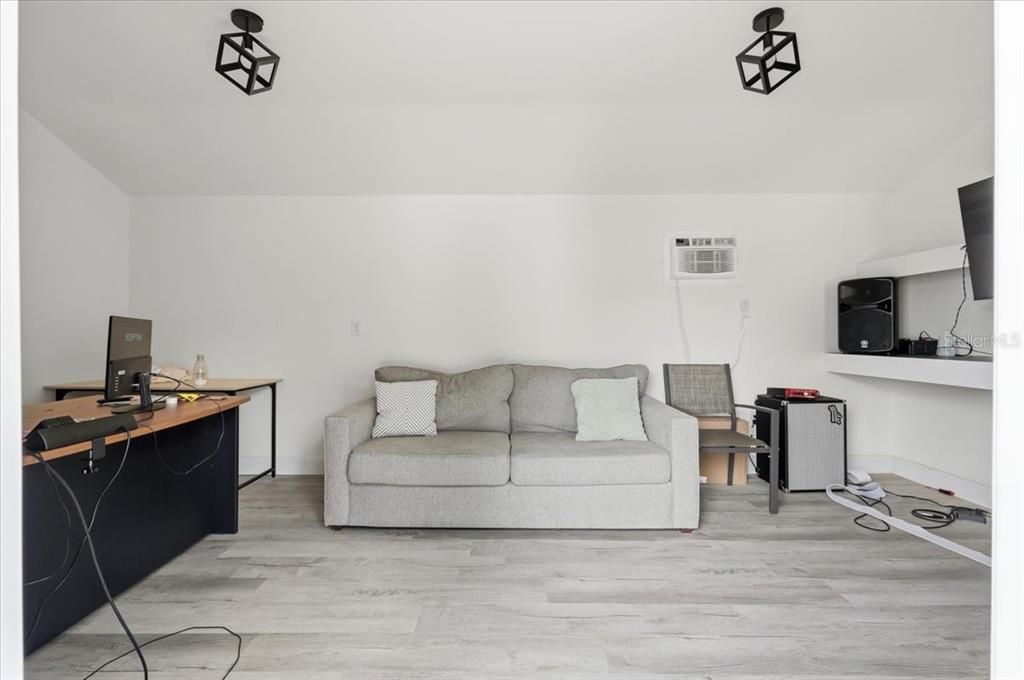 En Venta: $330,000 (3 camas, 2 baños, 1447 Pies cuadrados)