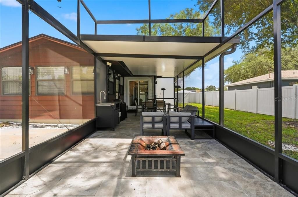 En Venta: $330,000 (3 camas, 2 baños, 1447 Pies cuadrados)