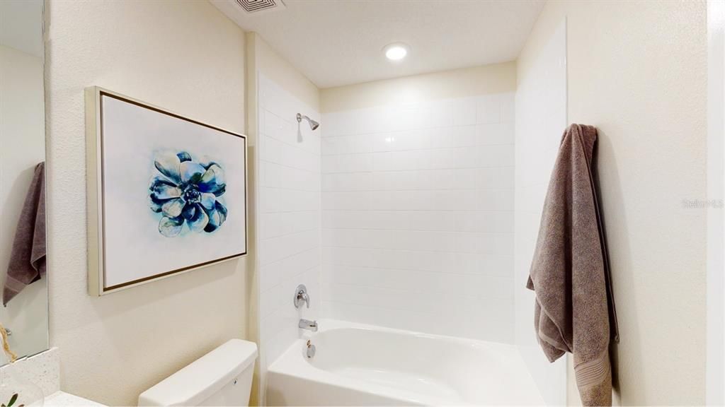 En Venta: $365,990 (3 camas, 2 baños, 1555 Pies cuadrados)