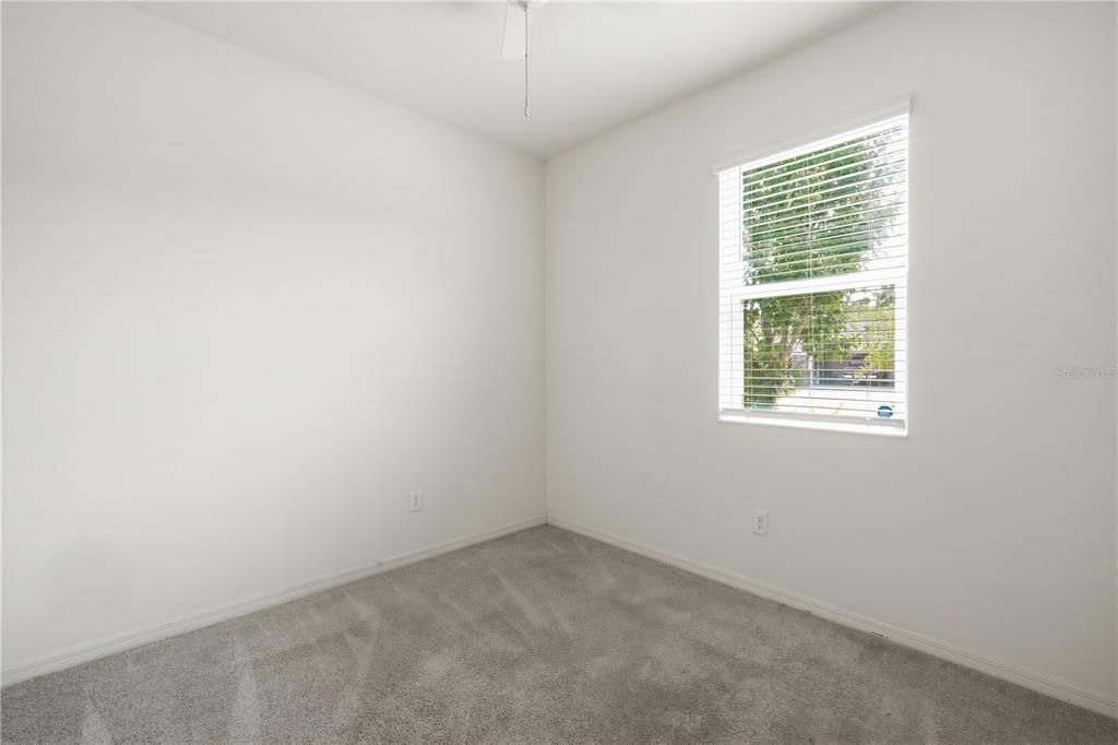 Activo con contrato: $2,295 (4 camas, 2 baños, 1696 Pies cuadrados)