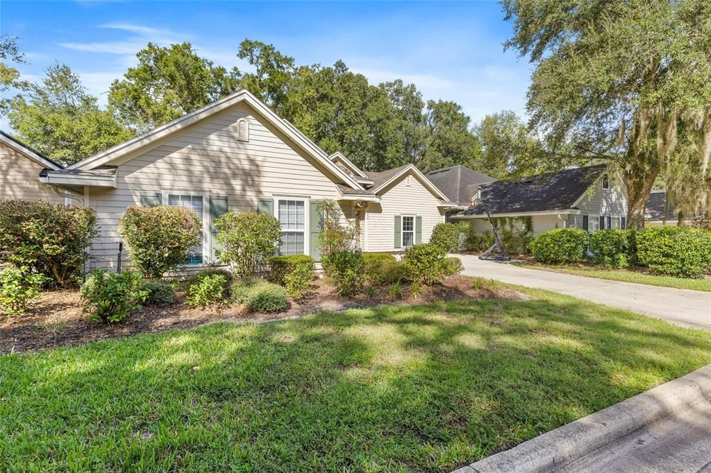 For Sale: $580,000 (3 beds, 3 baths, 2368 Square Feet)
