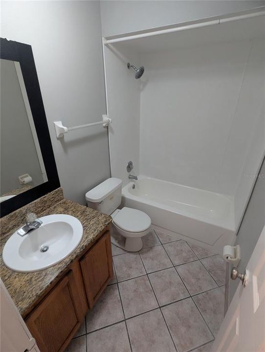 For Rent: $1,275 (2 beds, 1 baths, 841 Square Feet)