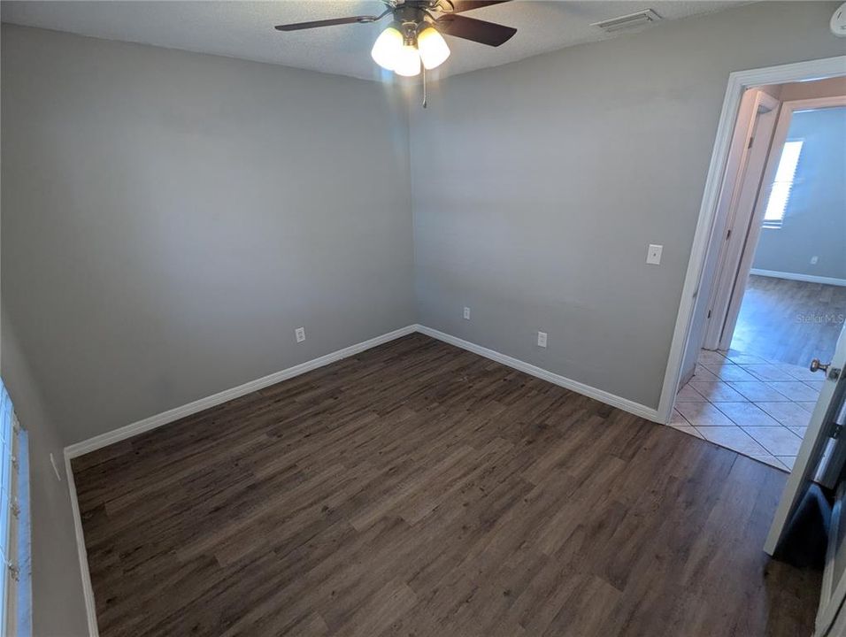 For Rent: $1,275 (2 beds, 1 baths, 841 Square Feet)
